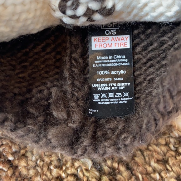 Knitted Brown Scarf and Bear Skull Cap Set - Picture 6 of 6